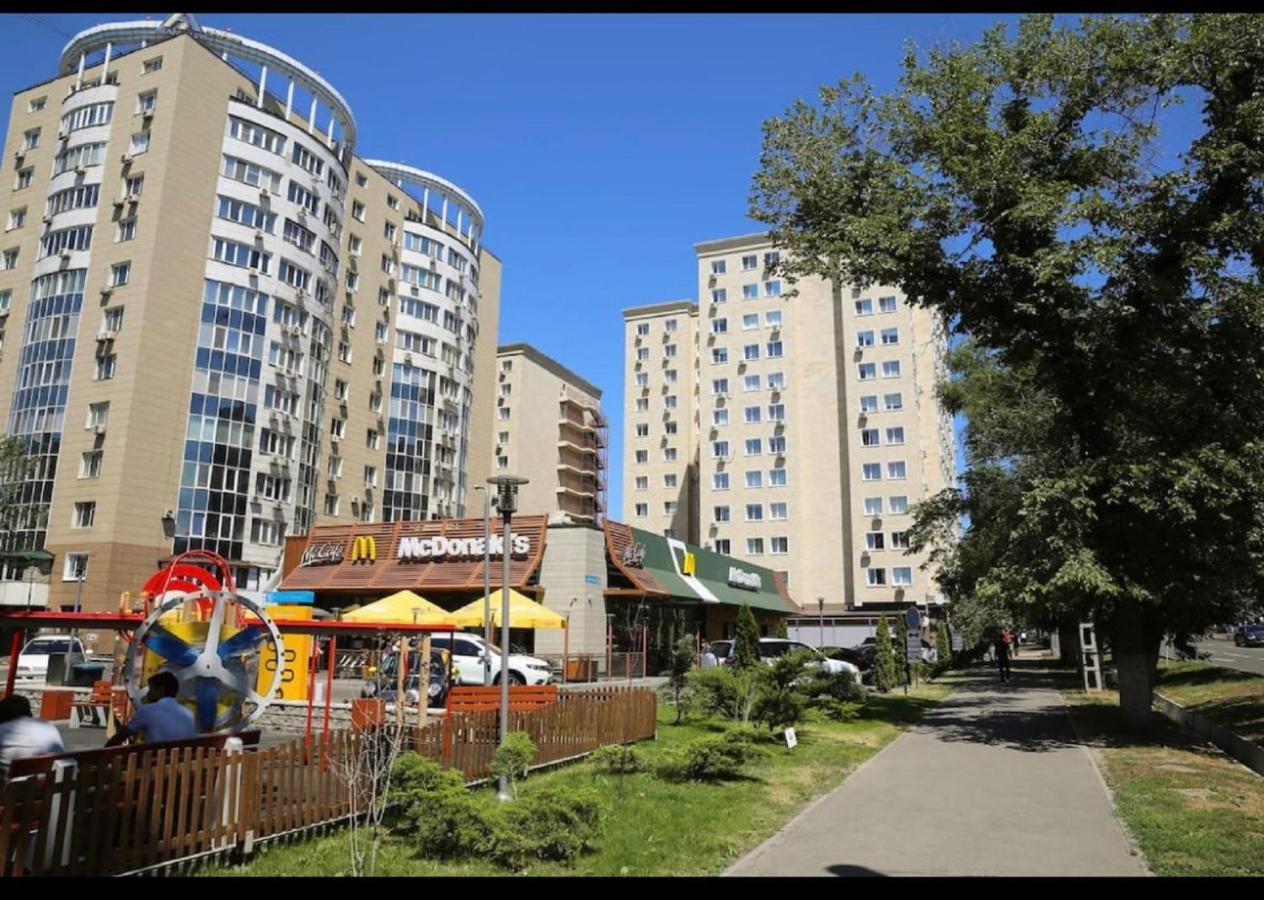 Студия В Стиле Loft В Центре Города Almatý Exterior foto